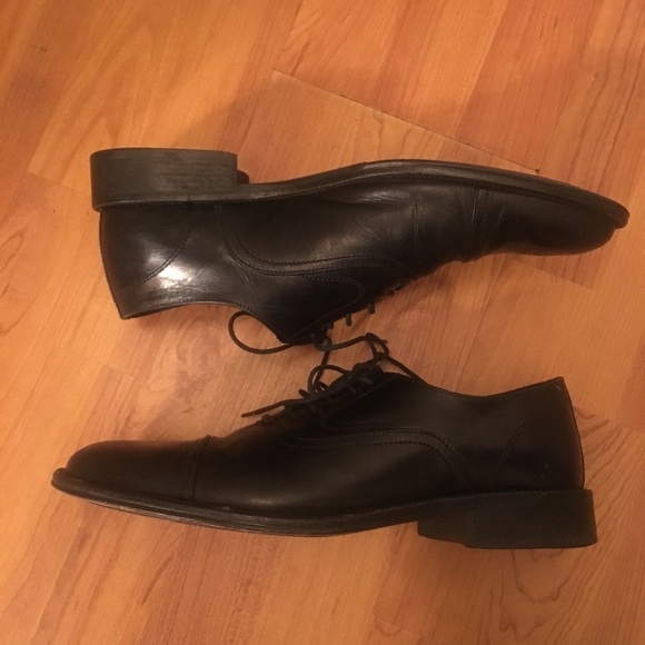 Johnston & Murphy Cap Toe Black Leather Shoes - Picture 6 of 8